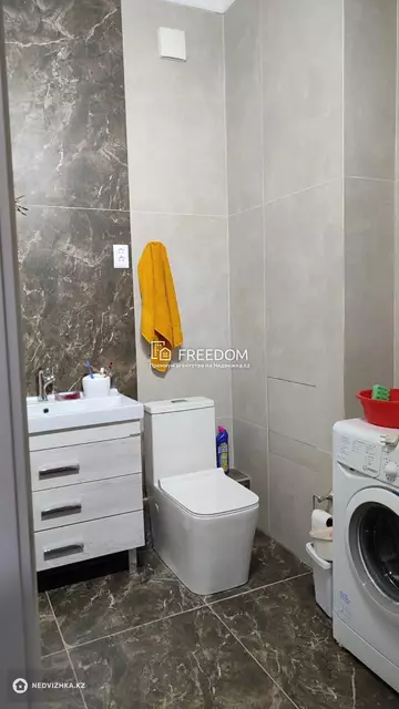 3-комнатная квартира, этаж 2 из 18, 96 м²