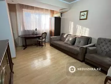 4-комнатная квартира, этаж 5 из 5, 116 м², на длительный срок