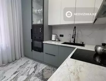 3-комнатная квартира, этаж 4 из 10, 91 м²