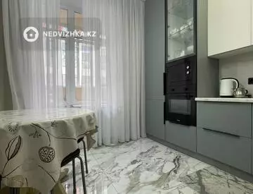 3-комнатная квартира, этаж 4 из 10, 91 м²