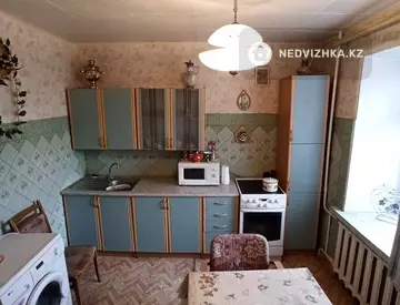 3-комнатная квартира, этаж 4 из 6, 93 м²