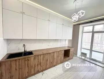 1-комнатная квартира, этаж 11 из 12, 38 м²