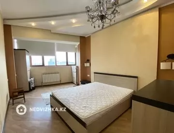 2-комнатная квартира, этаж 11 из 13, 84 м², на длительный срок