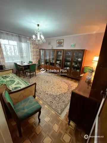 2-комнатная квартира, этаж 3 из 5, 52 м²