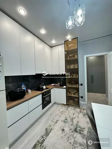 2-комнатная квартира, этаж 4 из 12, 54 м²