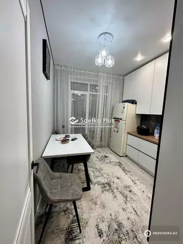 2-комнатная квартира, этаж 4 из 12, 54 м²