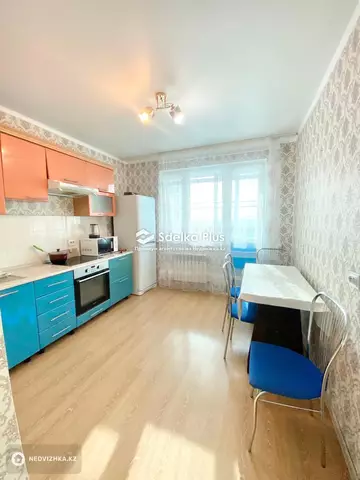 1-комнатная квартира, этаж 13 из 13, 43 м²