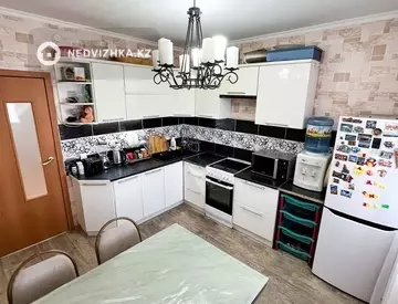 3-комнатная квартира, этаж 8 из 9, 100 м²