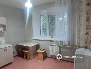 2-комнатная квартира, этаж 2 из 2, 63 м², на длительный срок