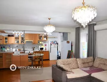 4-комнатная квартира, этаж 4 из 5, 120 м²