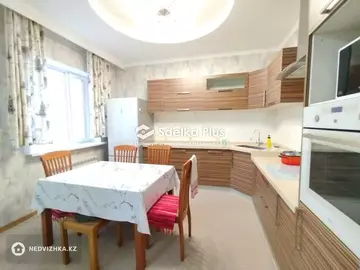 5-комнатная квартира, этаж 8 из 10, 183 м²