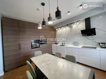 4-комнатная квартира, этаж 2 из 5, 150 м²