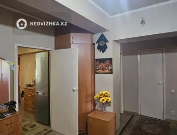 4-комнатная квартира, этаж 1 из 5, 80 м²