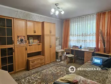 4-комнатная квартира, этаж 1 из 5, 80 м²