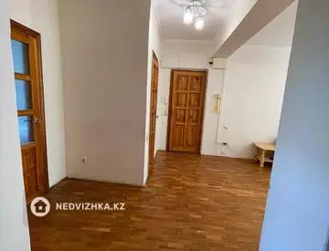 3-комнатная квартира, этаж 2 из 5, 70 м²