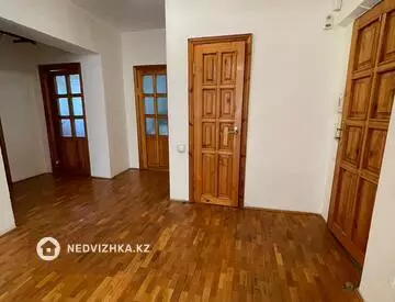 3-комнатная квартира, этаж 2 из 5, 70 м²