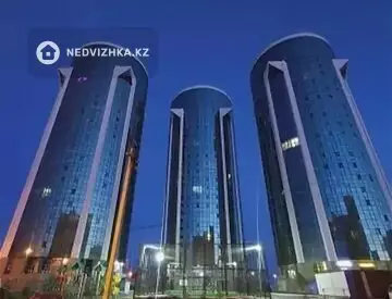 Офис, этаж 1 из 22, В жилом доме, 42 м²