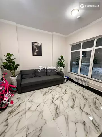 3-комнатная квартира, этаж 12 из 14, 106 м²