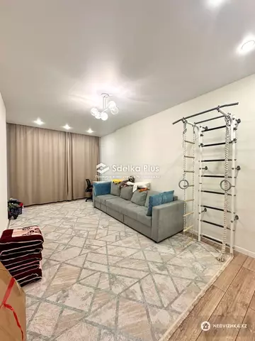 3-комнатная квартира, этаж 12 из 14, 106 м²