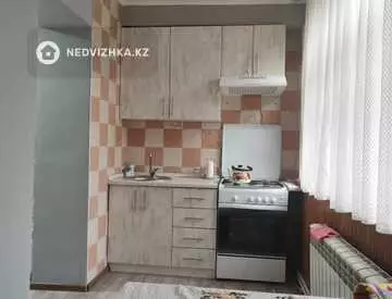 2-комнатная квартира, этаж 2 из 5, 50 м², на длительный срок