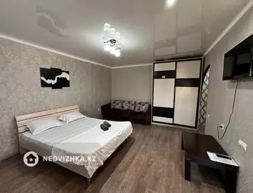 1-комнатная квартира, этаж 4 из 5, 40 м², посуточно