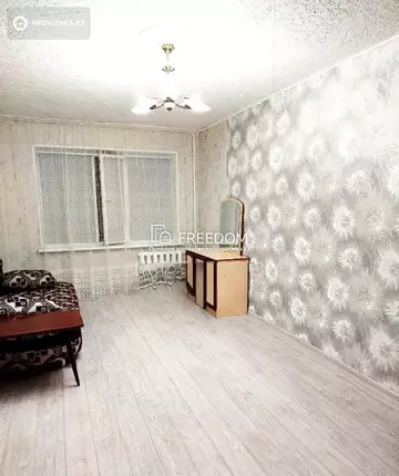 1-комнатная квартира, этаж 3 из 5, 36 м²