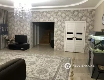 5-комнатный дом, 10 соток, 250 м²