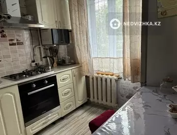 3-комнатная квартира, этаж 3 из 5, 63 м²