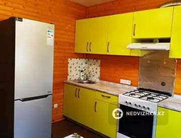 2-комнатный дом, 3 соток, 45 м², на длительный срок