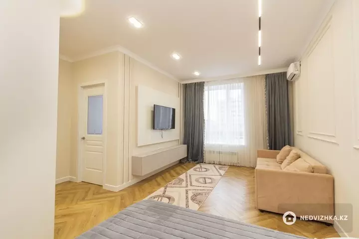 43 м², 1-комнатная квартира, этаж 2 из 12, 43 м², посуточно, изображение - 1