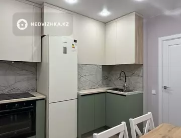 2-комнатная квартира, этаж 8 из 19, 60 м², на длительный срок