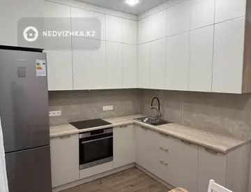 2-комнатная квартира, этаж 8 из 9, 60 м², на длительный срок