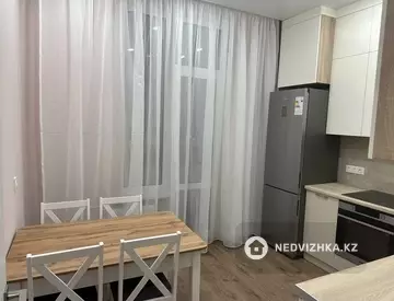 2-комнатная квартира, этаж 8 из 9, 60 м², на длительный срок