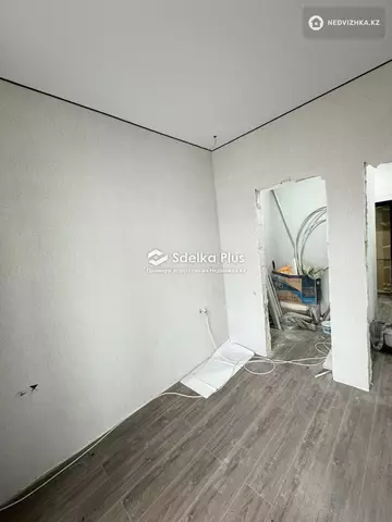 1-комнатная квартира, этаж 10 из 12, 39 м²