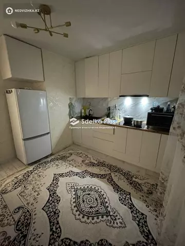 2-комнатная квартира, этаж 4 из 9, 60 м²