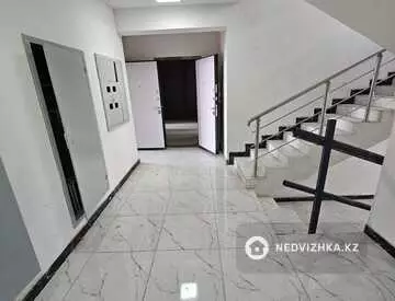 1-комнатная квартира, этаж 3 из 9, 38 м²