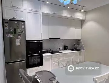 2-комнатная квартира, этаж 4 из 8, 76 м²