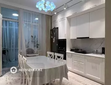 2-комнатная квартира, этаж 4 из 8, 76 м²