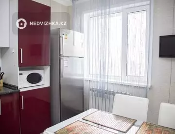 1-комнатная квартира, этаж 6 из 9, 40 м², посуточно