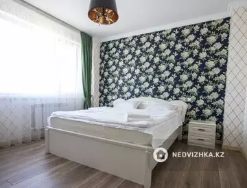 2-комнатная квартира, этаж 6 из 9, 60 м², посуточно