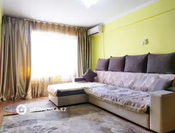 4-комнатная квартира, этаж 3 из 5, 60 м²