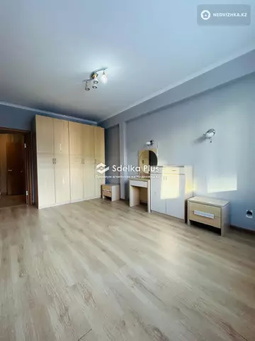 3-комнатная квартира, этаж 8 из 14, 109 м²