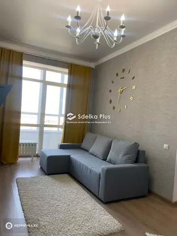 1-комнатная квартира, этаж 10 из 10, 38 м²