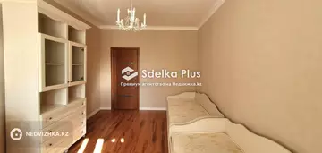 3-комнатная квартира, этаж 3 из 5, 90 м²