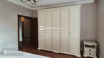 3-комнатная квартира, этаж 3 из 5, 90 м²