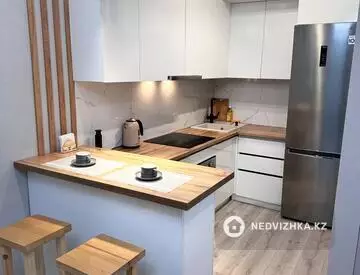 2-комнатная квартира, этаж 10 из 10, 54 м², посуточно