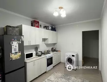 1-комнатная квартира, этаж 9 из 9, 38 м²