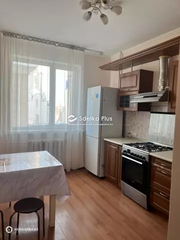 2-комнатная квартира, этаж 4 из 10, 66 м²