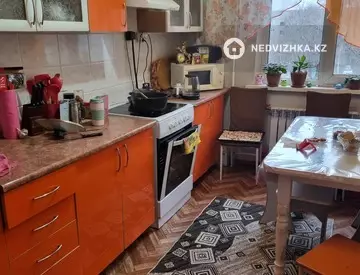 3-комнатная квартира, этаж 4 из 9, 63 м²