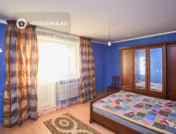 3-комнатная квартира, этаж 8 из 15, 103 м²